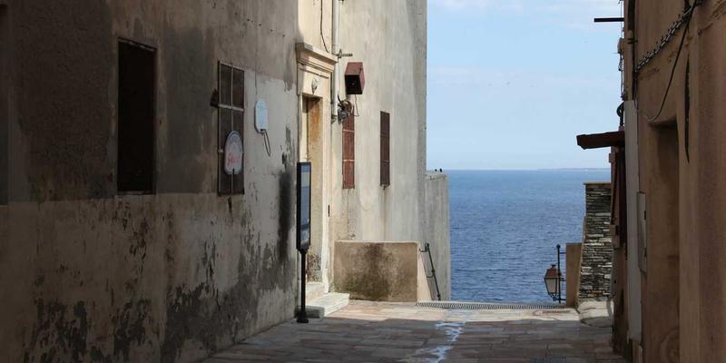 数字贸易时代：外贸电商与跨境电商的融合创新与未来趋势